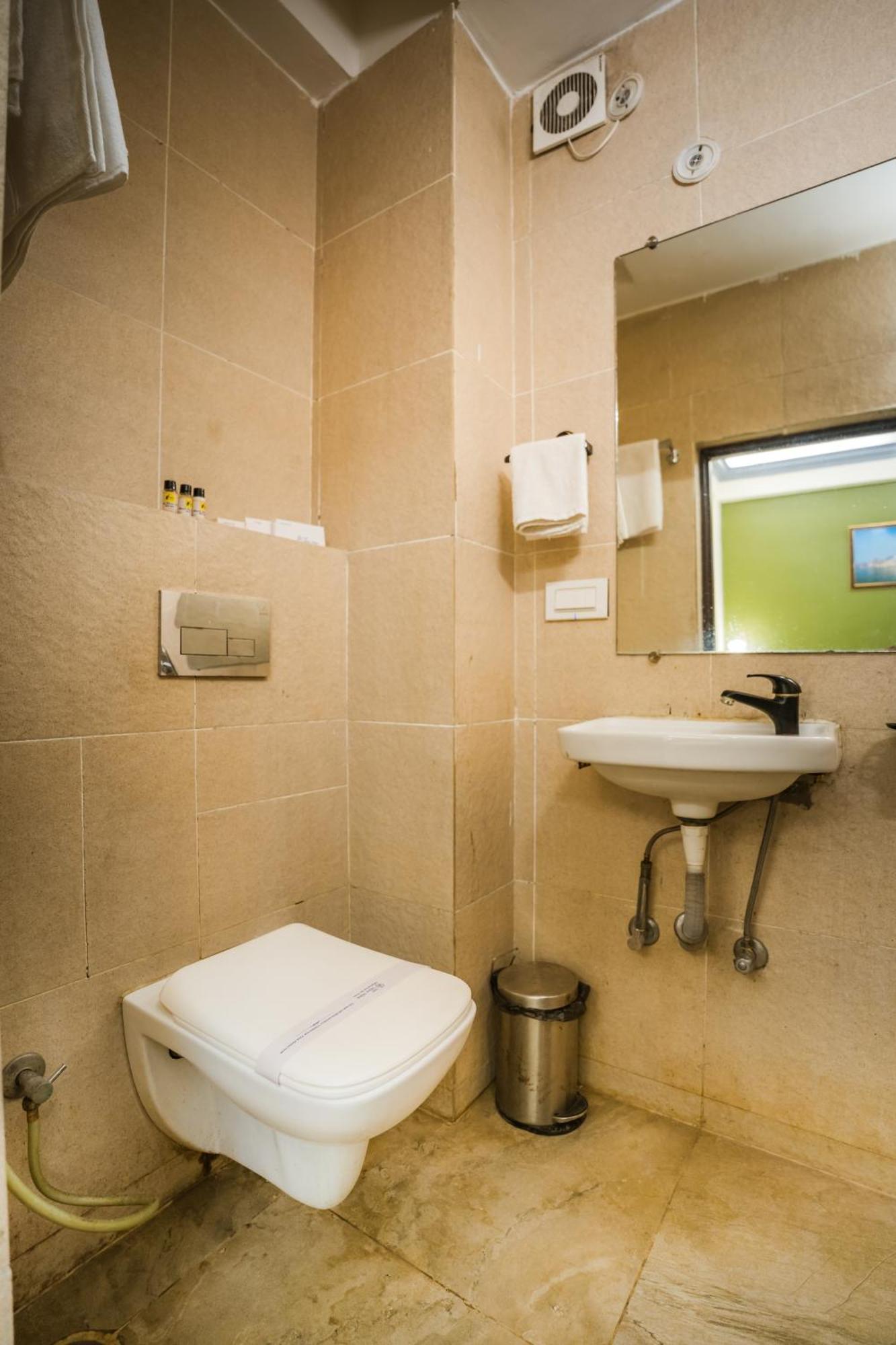 Tripli Hotels Silver Shine Varanasi Dış mekan fotoğraf
