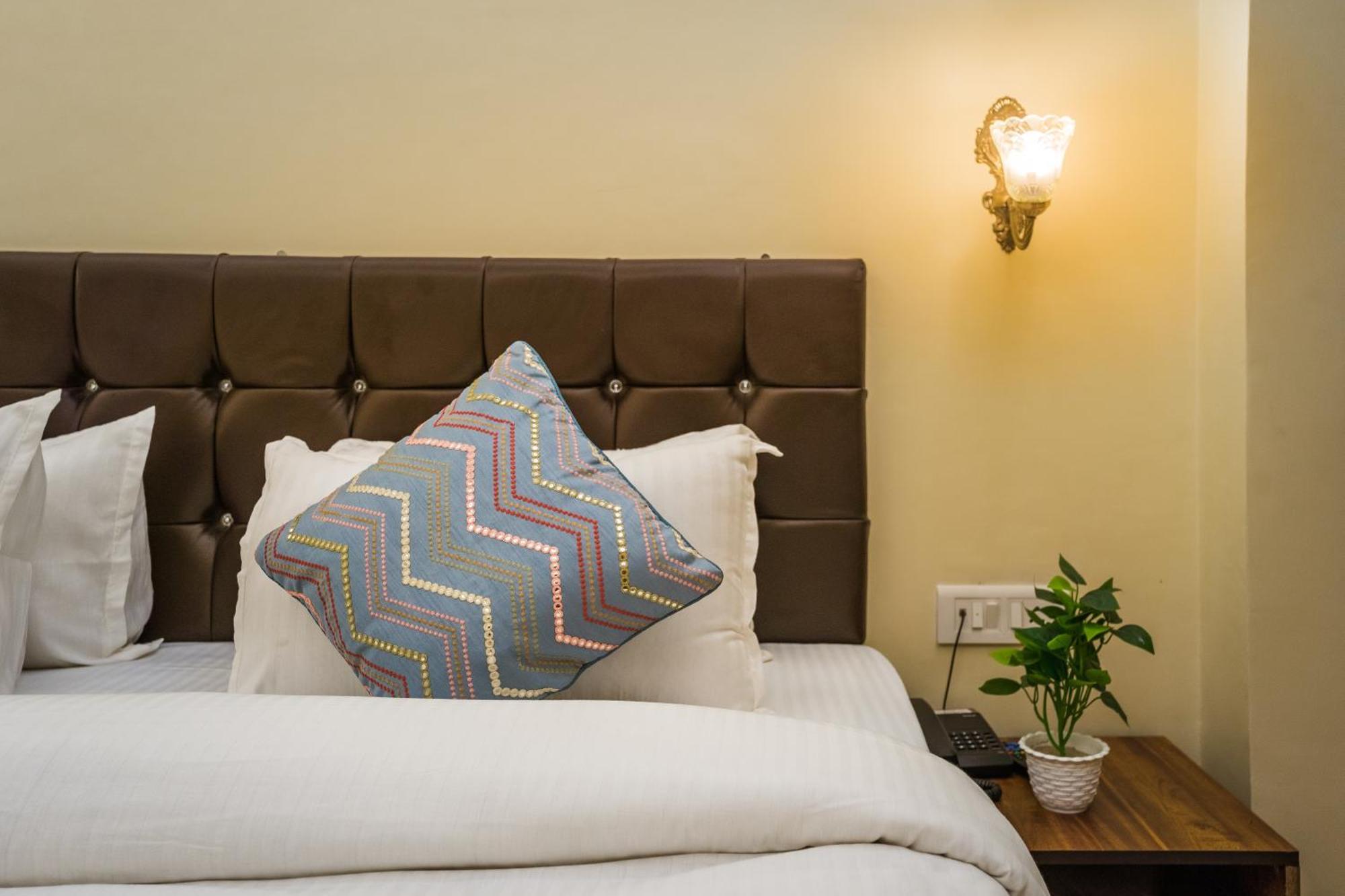 Tripli Hotels Silver Shine Varanasi Dış mekan fotoğraf
