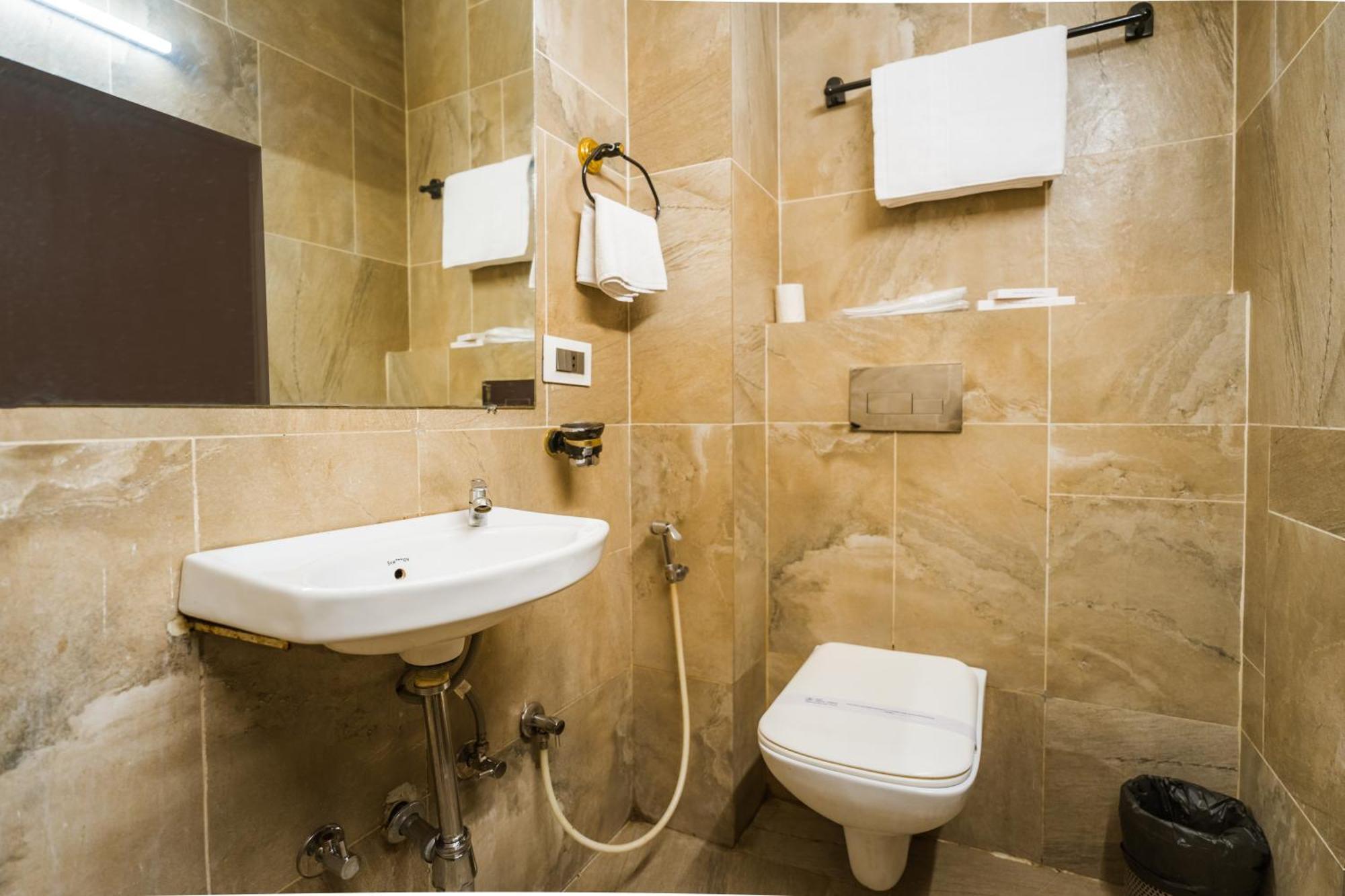 Tripli Hotels Silver Shine Varanasi Dış mekan fotoğraf
