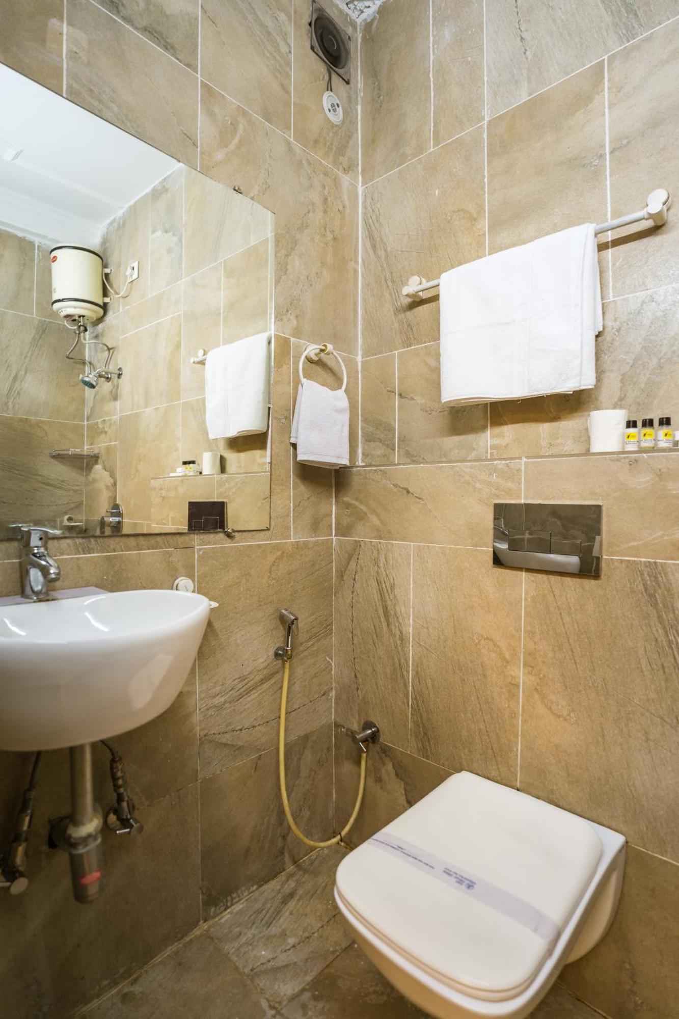 Tripli Hotels Silver Shine Varanasi Dış mekan fotoğraf
