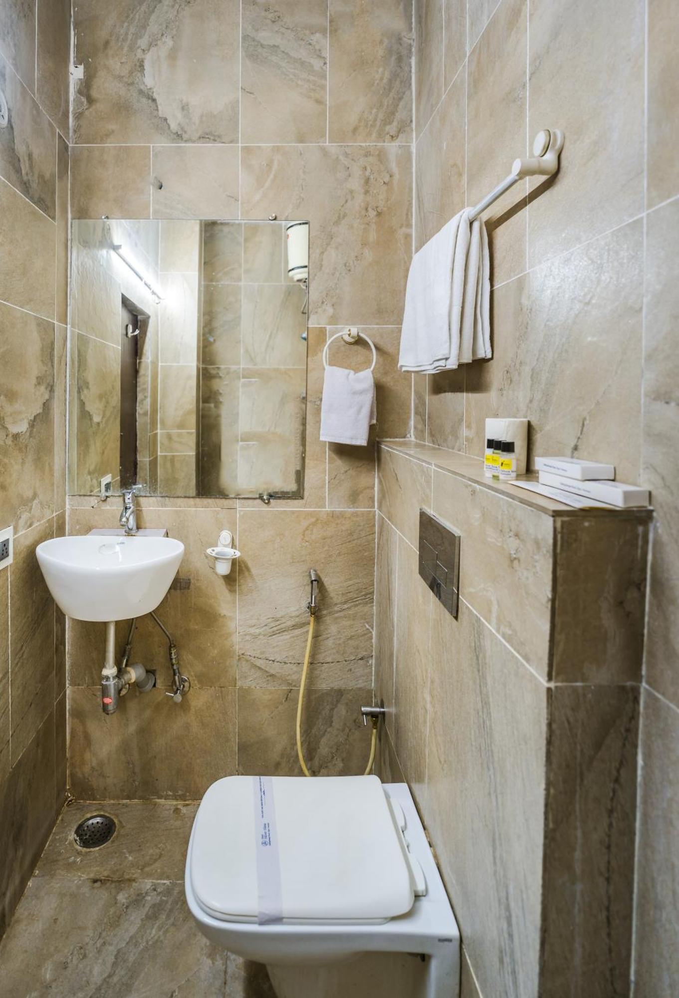 Tripli Hotels Silver Shine Varanasi Dış mekan fotoğraf