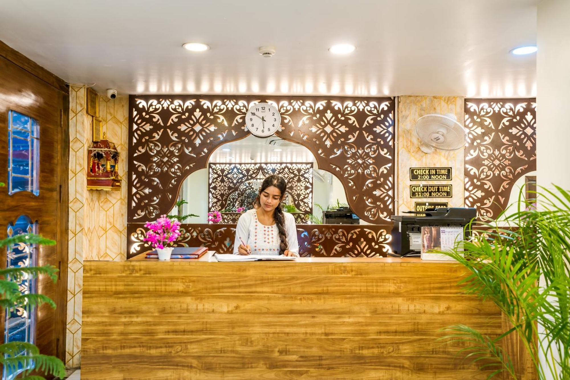 Tripli Hotels Silver Shine Varanasi Dış mekan fotoğraf