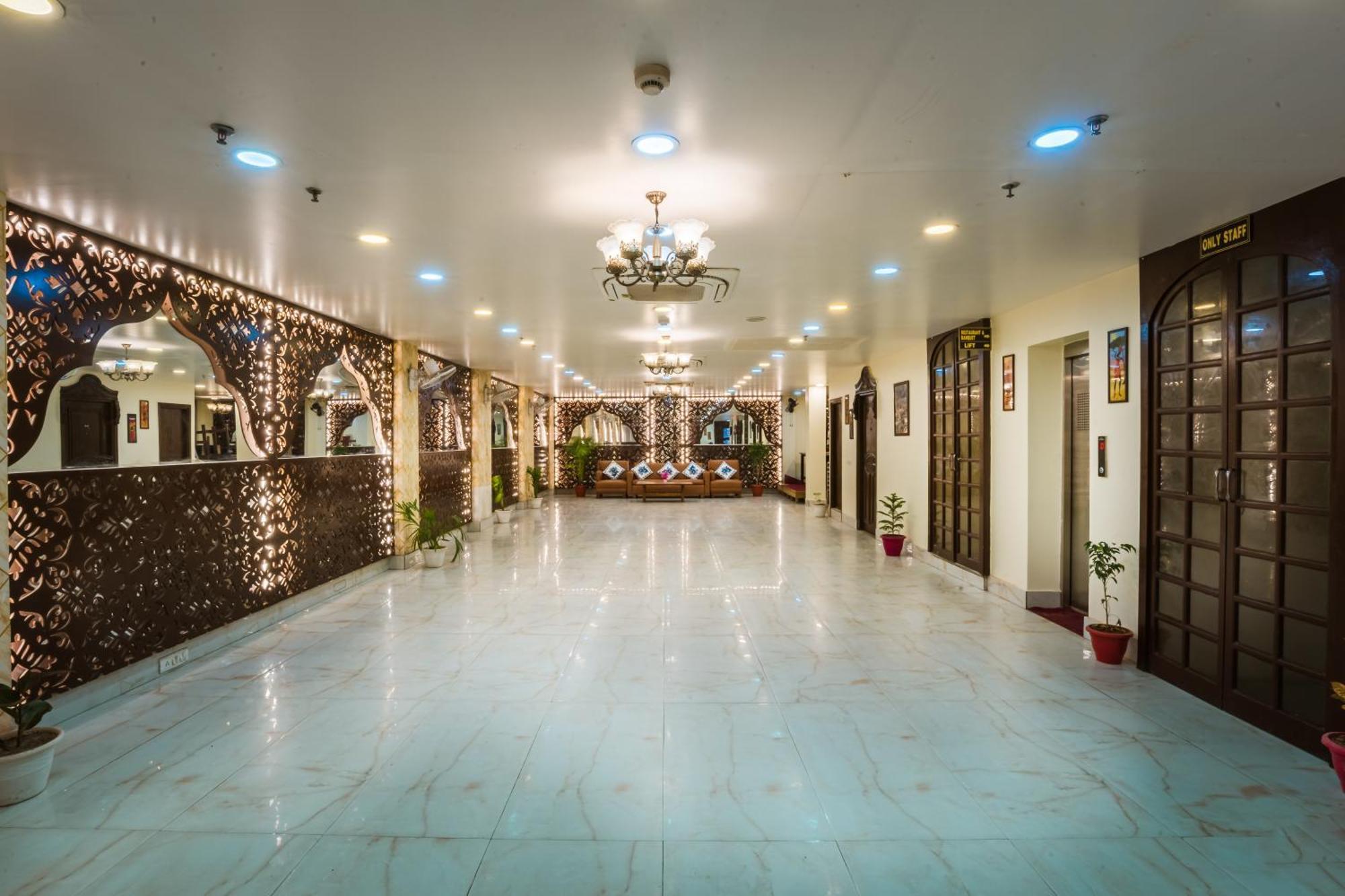 Tripli Hotels Silver Shine Varanasi Dış mekan fotoğraf
